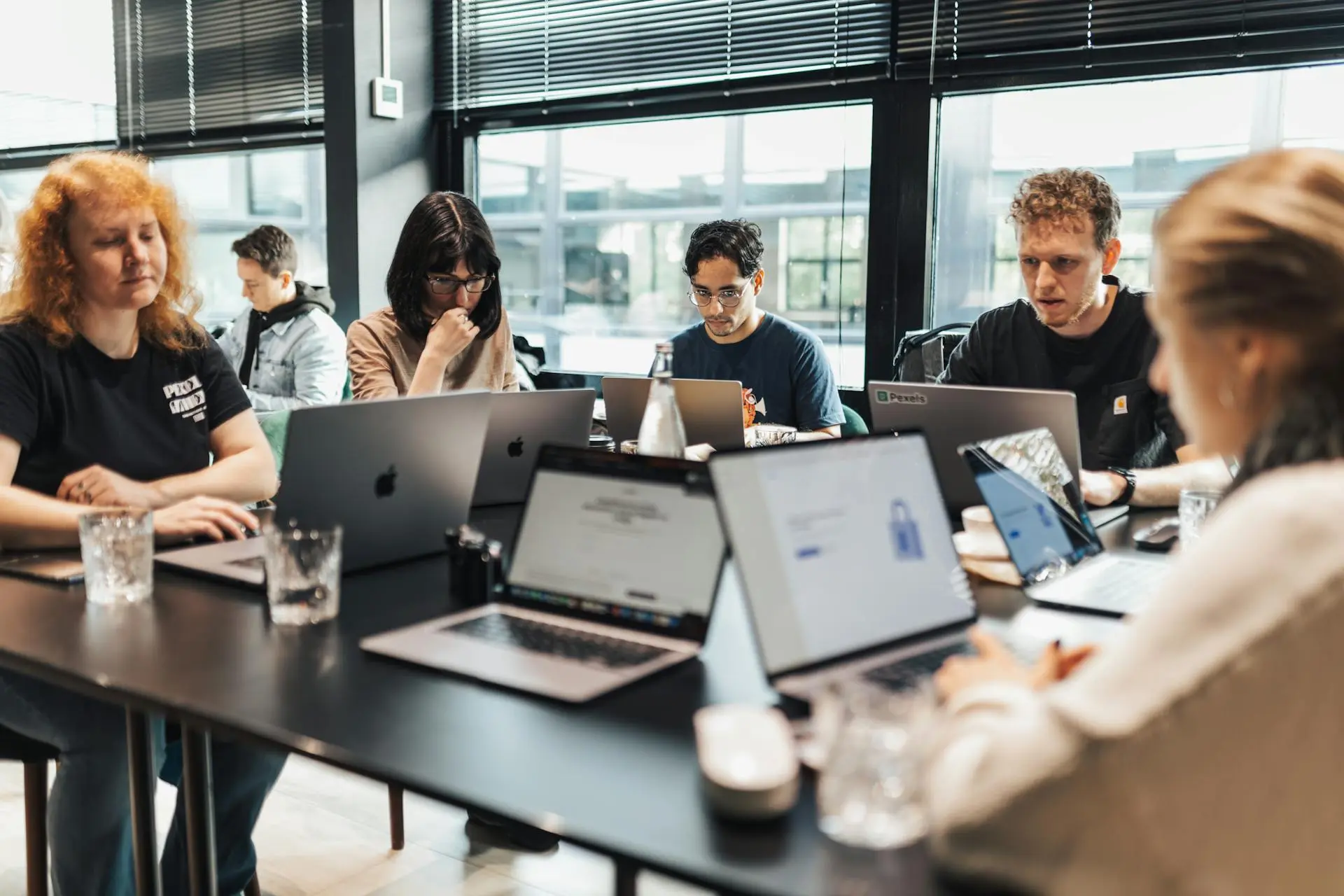 Web design in Dokkum- Jouw website, professioneel en resultaatgericht Web design in Dokkum – een professioneel team werkt gefocust aan websites
